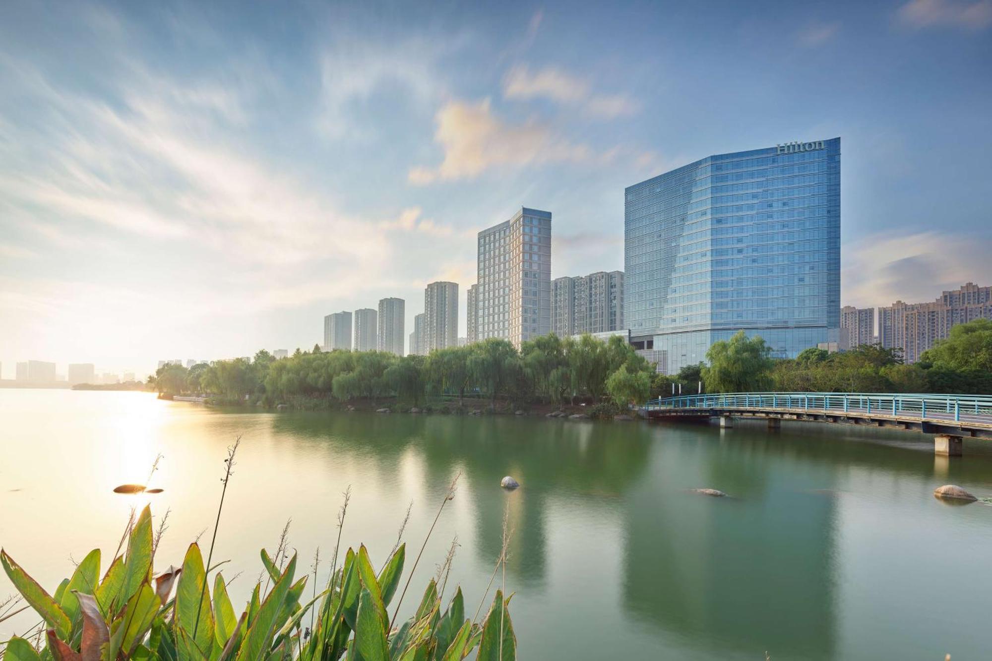 Hilton Suzhou Yinshan Lake Hotel Exterior photo