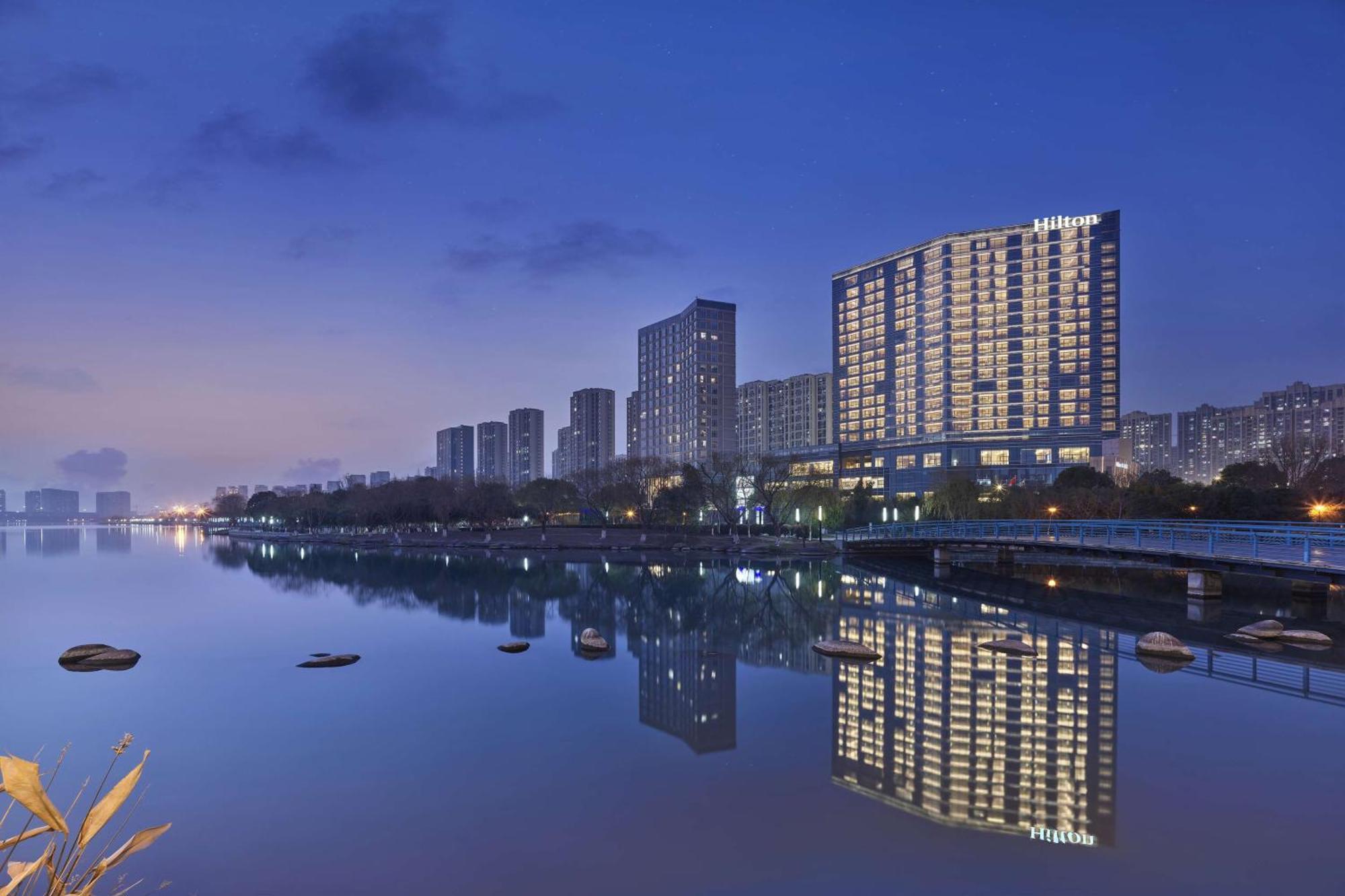 Hilton Suzhou Yinshan Lake Hotel Exterior photo